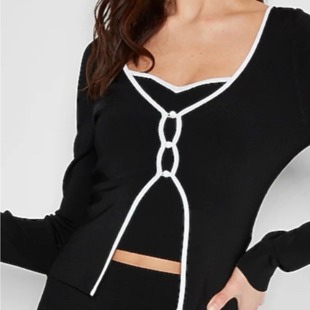 NWOT Chic Black and White Women's Crop Top